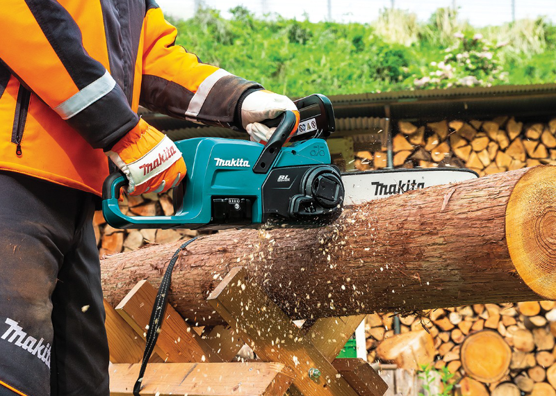 Makita 18V Brushless Chainsaw 400mm (16")